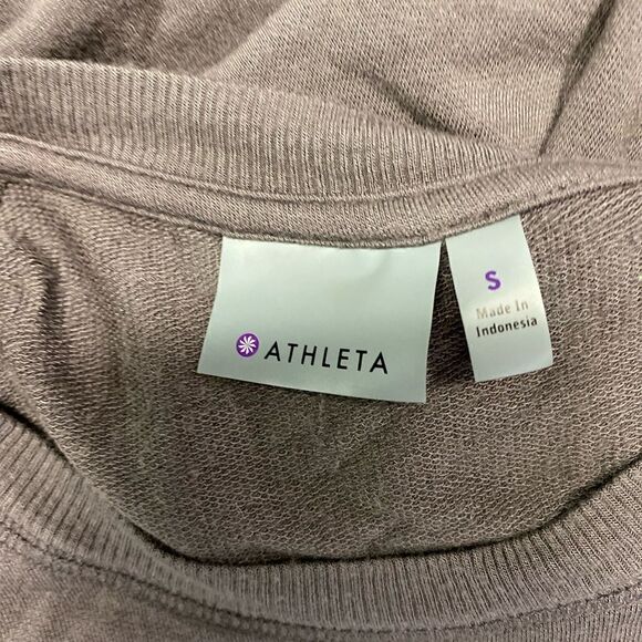- #156 ATHLETA lightweight Top - Picture 7 of 8